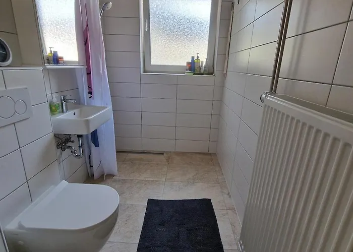 Apartament Cozy Modern Newly Renovated In